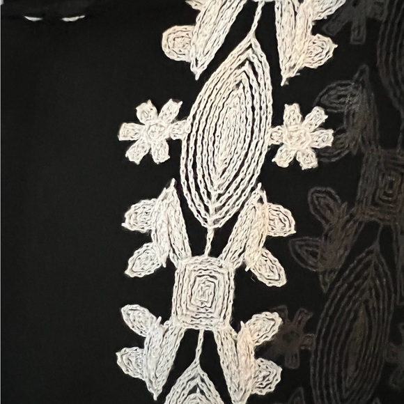 Charlie Paige Lightweight Topper in Black and Cream Large - Picture 4 of 5